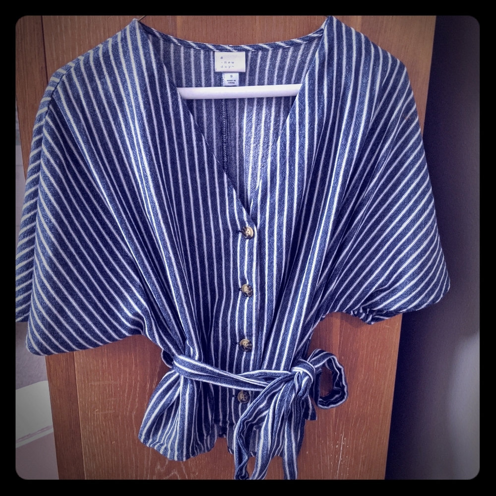 Blue striped short sleeve button down the waist tp